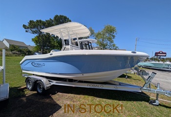 2025 Robalo R202EX Steel Blue Boat
